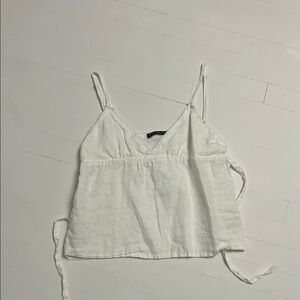 Brandy Melville White Tie Front Sleeveless Camisole
